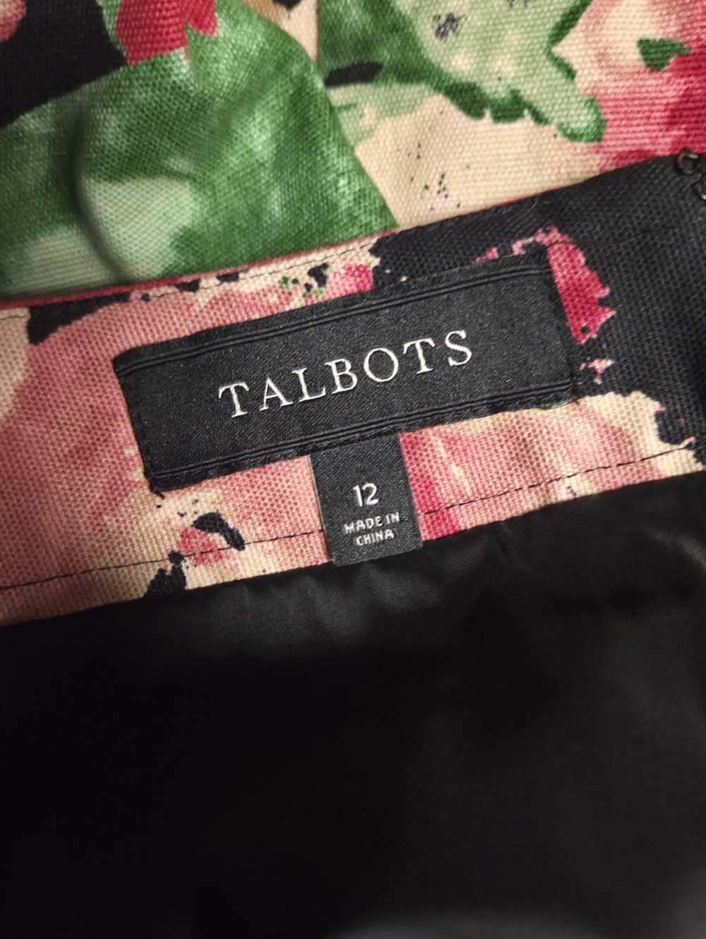 Talbots Black Floral Pencil Skirt with Pink & Green Roses Size 12 - Picture 8 of 9